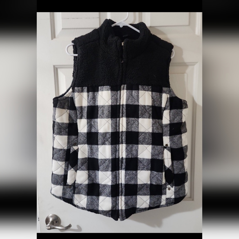 Maurices black and white plaid vest